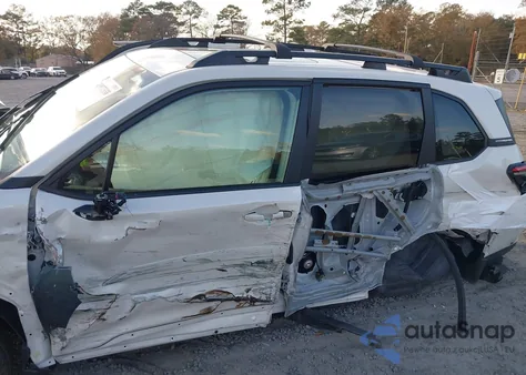 2025 Subaru Forester Premium из США, поврежденный, VIN JF2SLDDC2SH597749